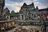 Angkor - Banteay Samre, south gopura of the first enclosure, north (inner) side.